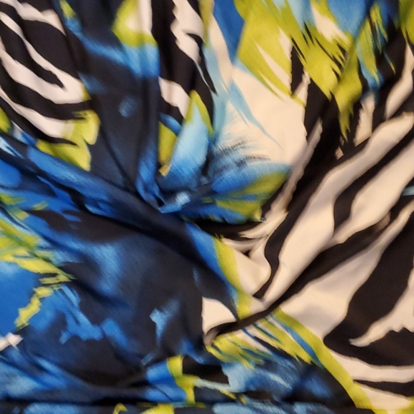 🦋 5/$25 DOTS halter 🦋 - Picture 2 of 4